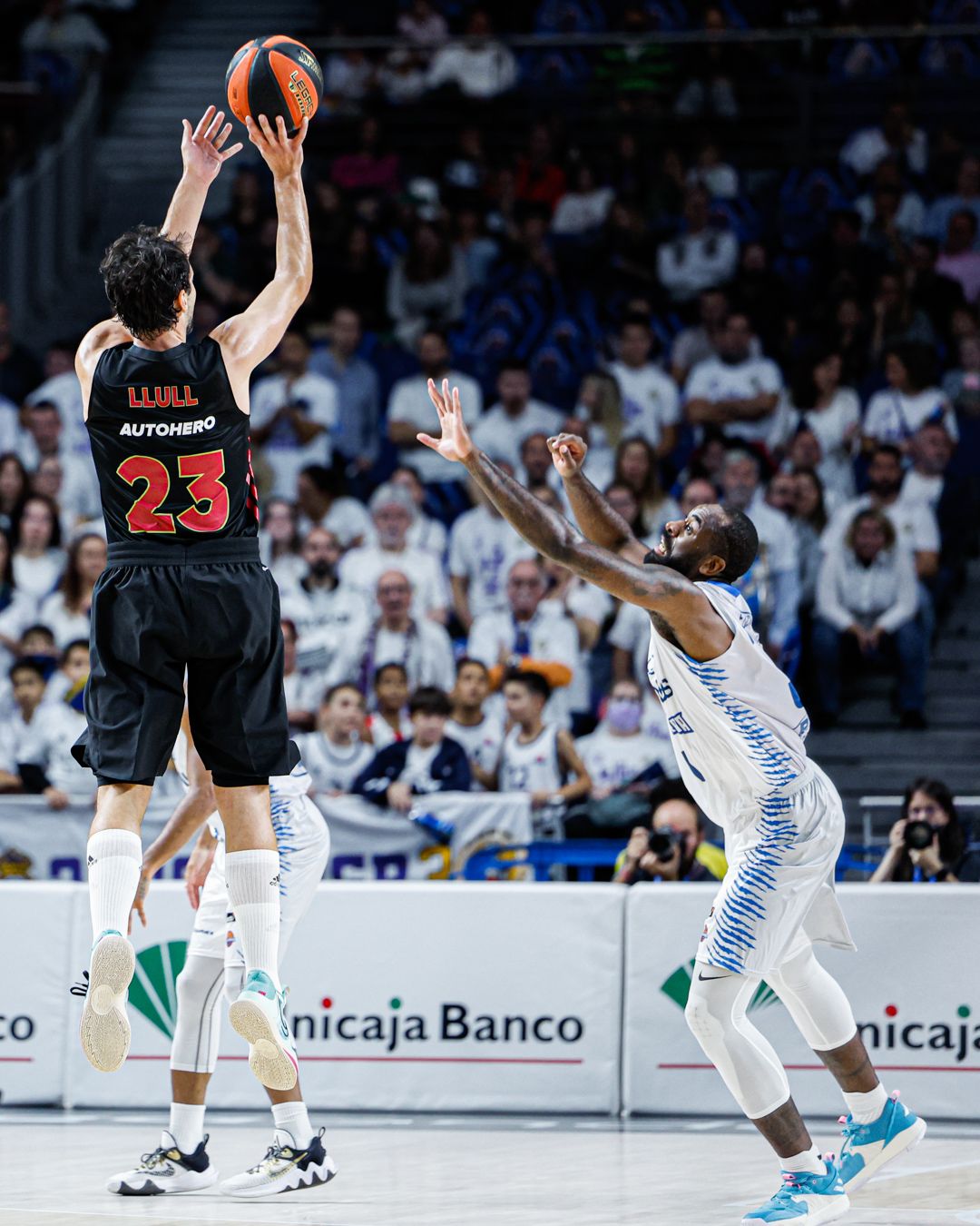 Sergio Llull entra en el top 5 de triplistas en la ACB